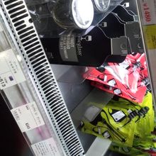 お酒も揃っています。お気に入りは、軽いパウチタイプのワイン