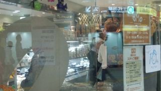 駅構内の紀伊国屋♪　OMO(オモ)KINOKUNIYA 　便利です