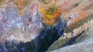 穏やかな滝です。