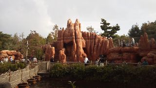 走り回って探検