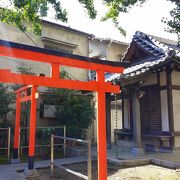 紅葉はまだしていなかったのですが立派な銀杏がある神社　稼穡稲荷社