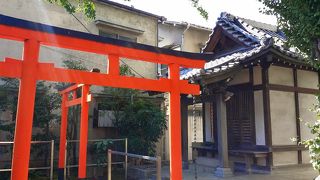 紅葉はまだしていなかったのですが立派な銀杏がある神社　稼穡稲荷社