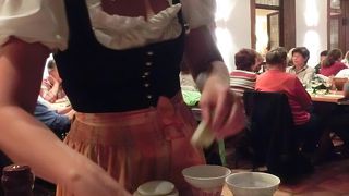 リューデンスハイム・コーヒーと共に夕食