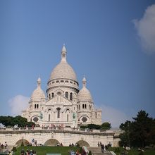 手前の芝生でのんびり