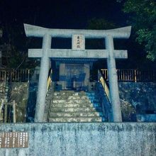 公園奥にある神社