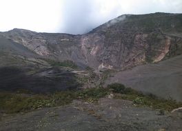 イラス火山