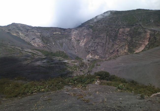 イラス火山