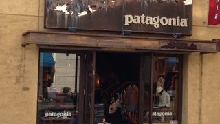 ナチュラルな店内