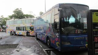 ★賑やかなバスターミナル