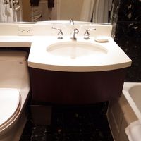 バス、洗面所、トイレがこじんまりとまとめられている