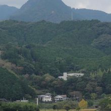 これが横倉山です。手前は仁淀川です。