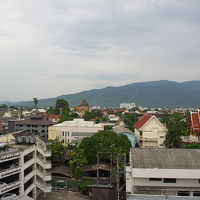 ホテル屋上からワット・チェディルアン方向を望む