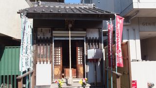 川崎大師表参道にあります。小さいです。