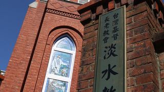 教会の中のカフェで落ち着いた静かな時間を過ごすのがおススメ！