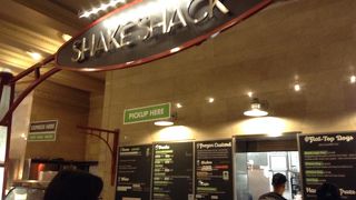 アメリカに来たらこのハンバーガーを食べずには帰れない！！