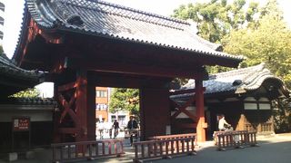 東大一の観光スポットです