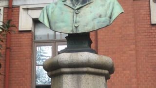 なかなかインパクトのある胸像でした