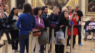 夜間開館日は比較的空いています(ルーブル美術館)