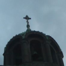 日本ではあまり見られないデザインの十字架にもご注目を！