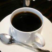 ちゃんとしたサイフォンコーヒー。おかわりは100円