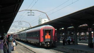 値段が安く　きれいな鉄道