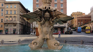 トリトーネの泉