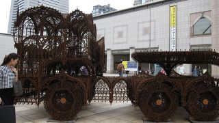 トリエンナーレ中