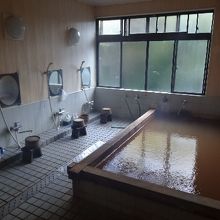 秀山荘の浴室。