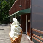 木曽の近くを通ったら遠回りしてでも立寄りたいアイスクリーム屋さんです。