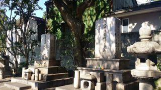 景色の良い小高い丘にある大きな、立派なお墓！