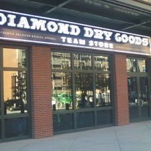 ショップは試合開催時以外も営業しています