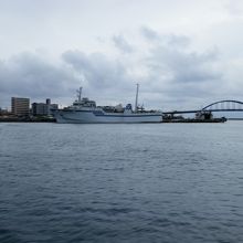 巡視船が停泊していた、珍しいので写真を１枚。