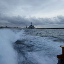 遥かに巡視船を見る。