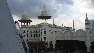 混雑がないので落ち着いて見ることができる。