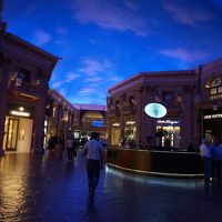 ブランドショップやレストランバー