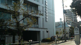 地下鉄でもバスでも好アクセスの病院