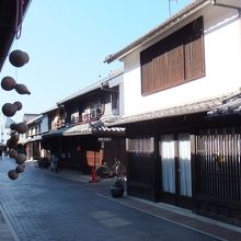 町並み保存地区のほぼ中心にあり