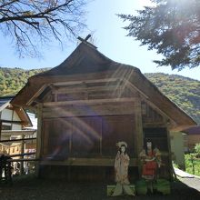 舞台が意外と小さいです