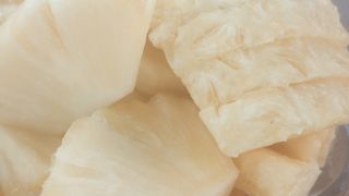 本場の生パイナップルおいしいです