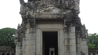 レリーフがきれい