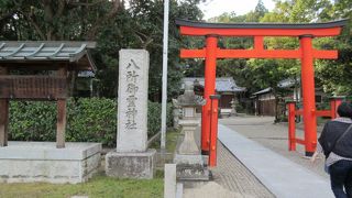 秋篠寺の鎮守です