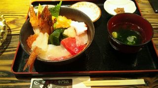 駅近おすすめ海鮮丼
