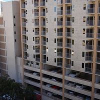 向かいはオハナワイキキマリア