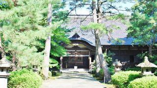 前田利常の正室、珠姫(家康の孫娘）の菩提寺