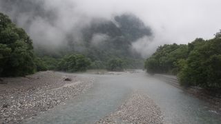 どこまでも綺麗に透き通った清流