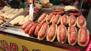 高雄の夜市です。