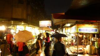 食べ物メインの夜市