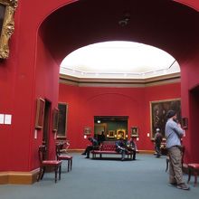 真っ青な壁の部屋もありました。新鮮！！