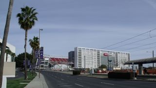 49ers の本拠地はサンフランシスコからサンタクララに移転