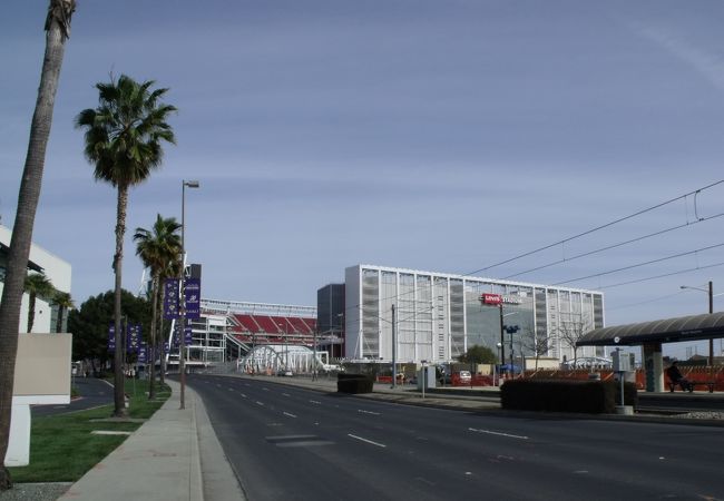 49ers の本拠地はサンフランシスコからサンタクララに移転